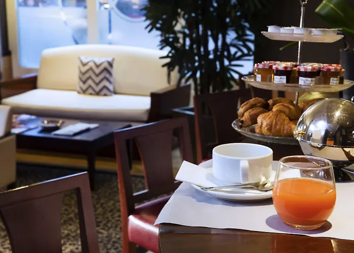 安亭歌剧院​​酒店 3* 巴黎