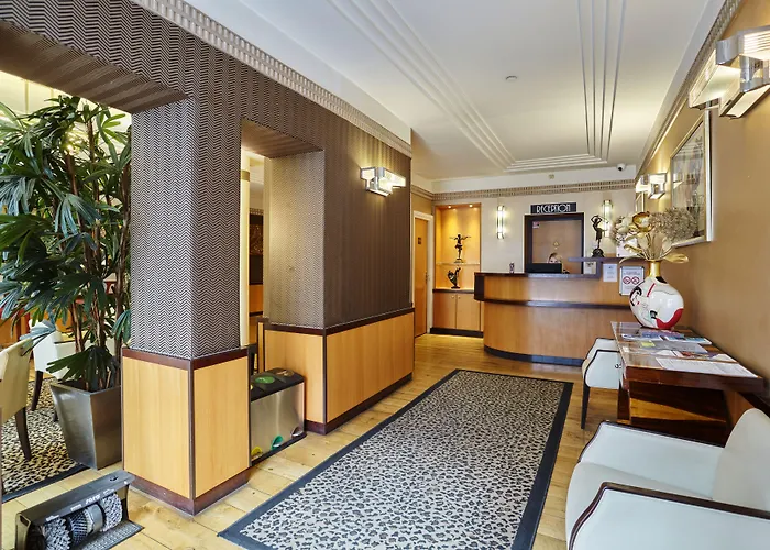 安亭歌剧院​​酒店 3* 巴黎