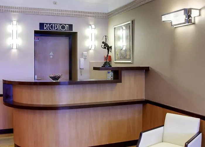 安亭歌剧院​​酒店 3* 巴黎